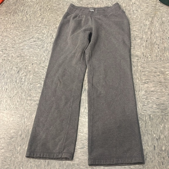 ⭐️⬇️ Nike Grey Sweatpants - Picture 3 of 8